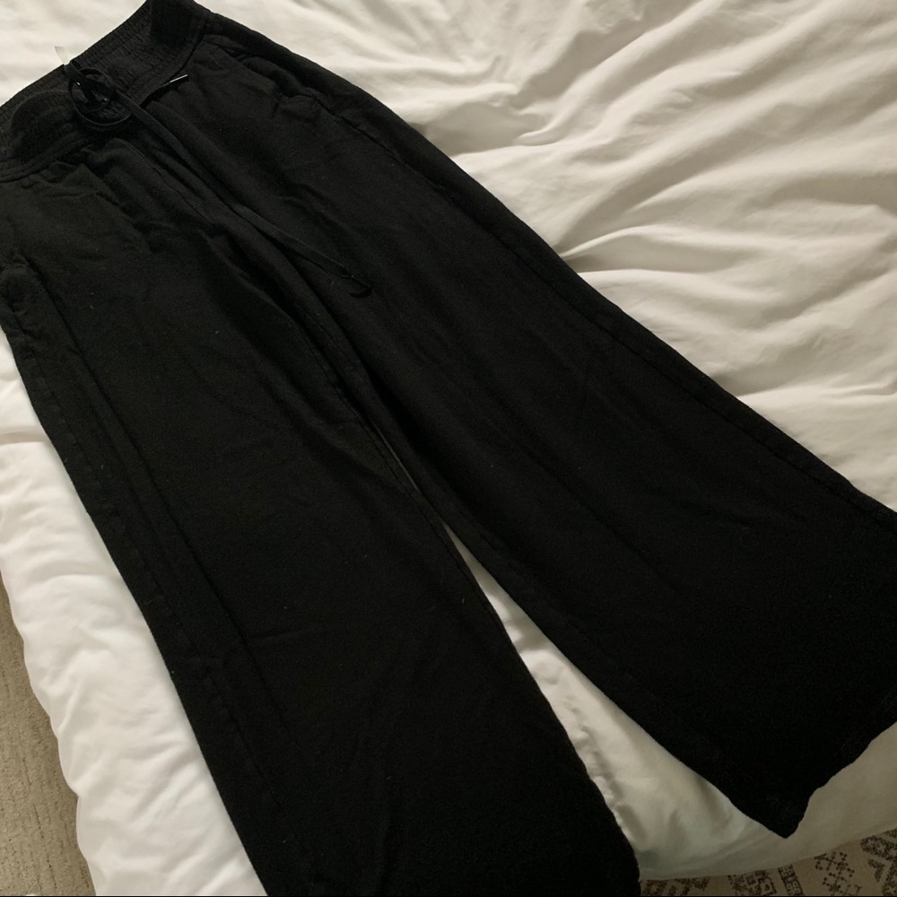 Aritzia wide leg sweatpants